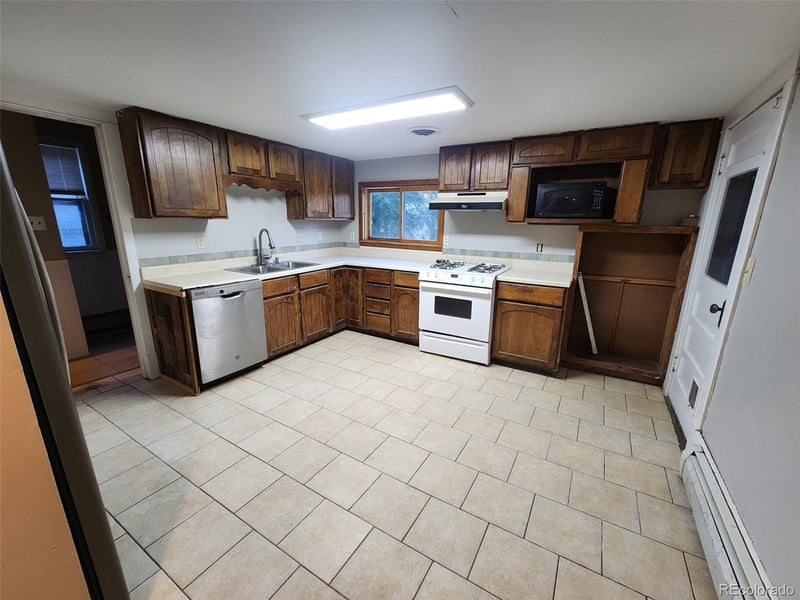 518 4th St, Sterling, CO 80751