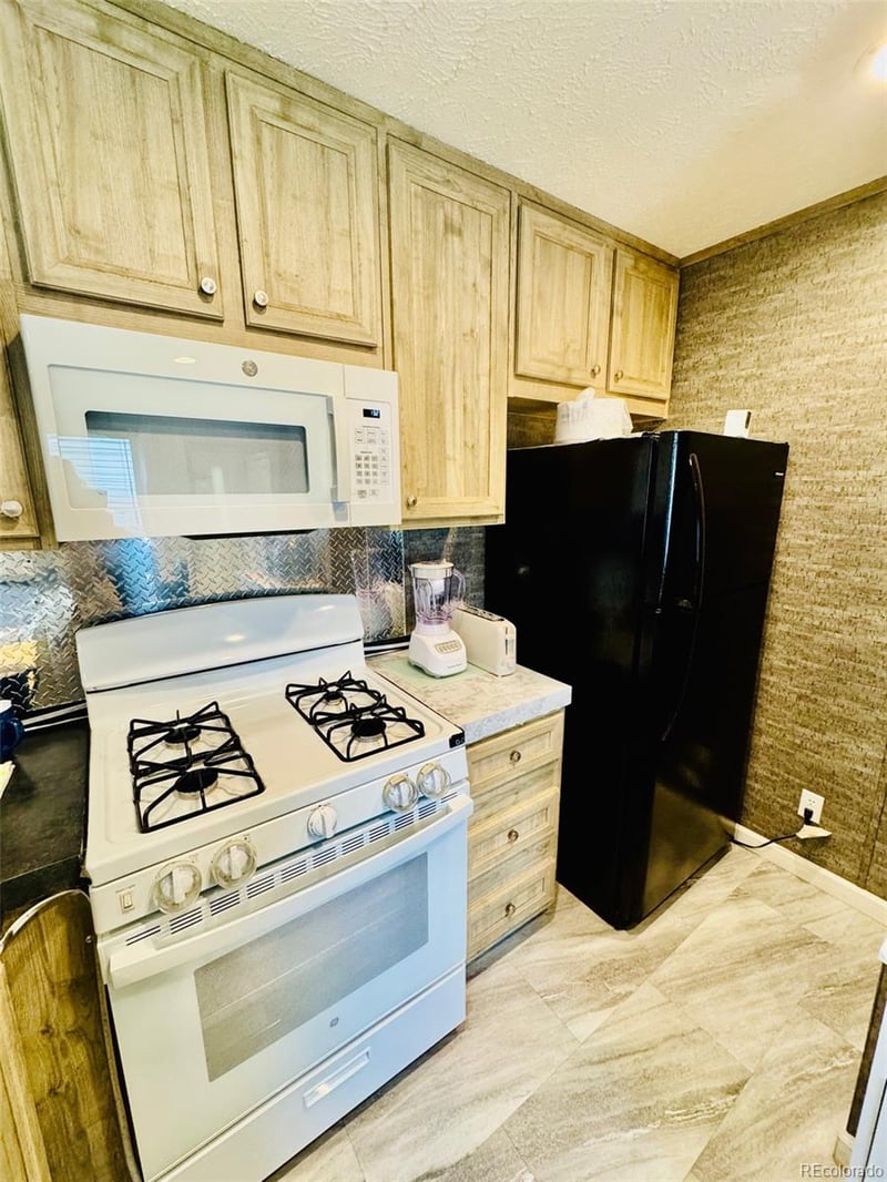 5971 E 69th Ave #2, Commerce City, CO 80022