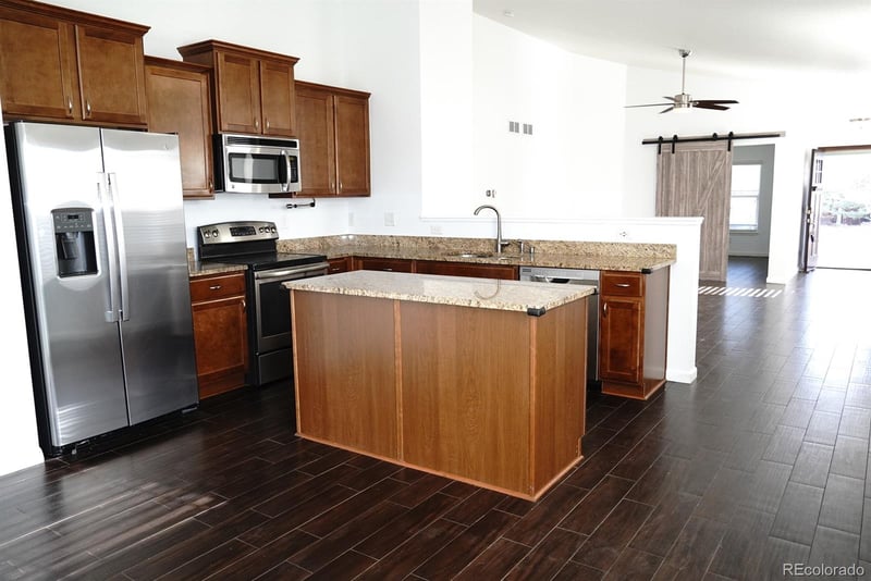 6277 Flanders St, Aurora, CO 80019