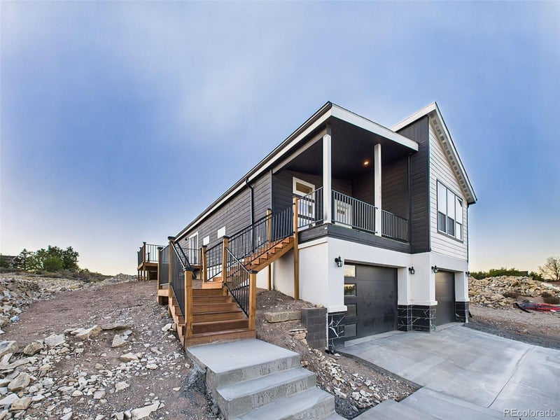 893 Greenway Ave, Pueblo, CO 81007