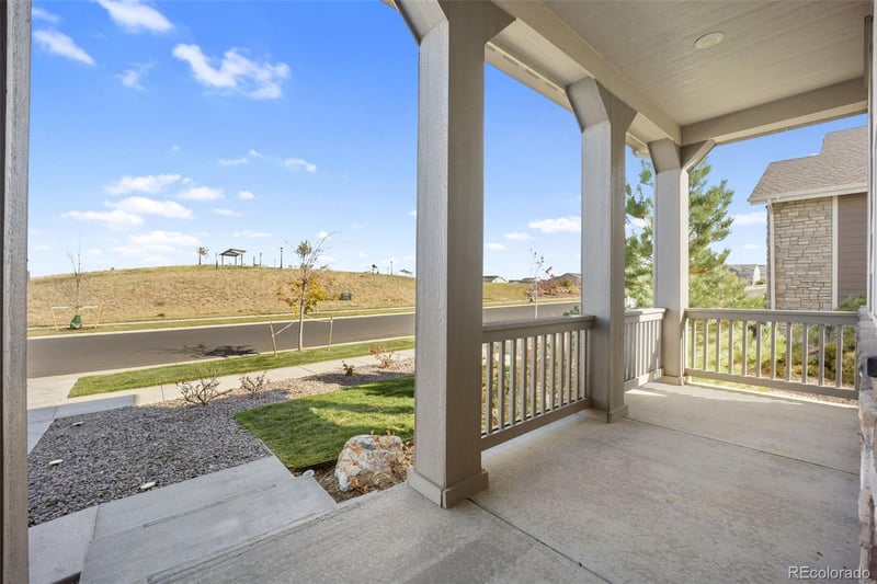 27786 Alder Dr, Aurora, CO 80016