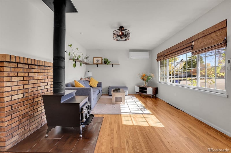 8945 49th Ave, Arvada, CO 80002