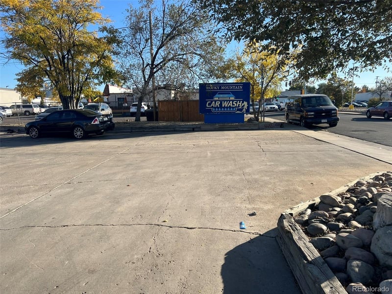 1530 Kingston St, Aurora, CO 80010