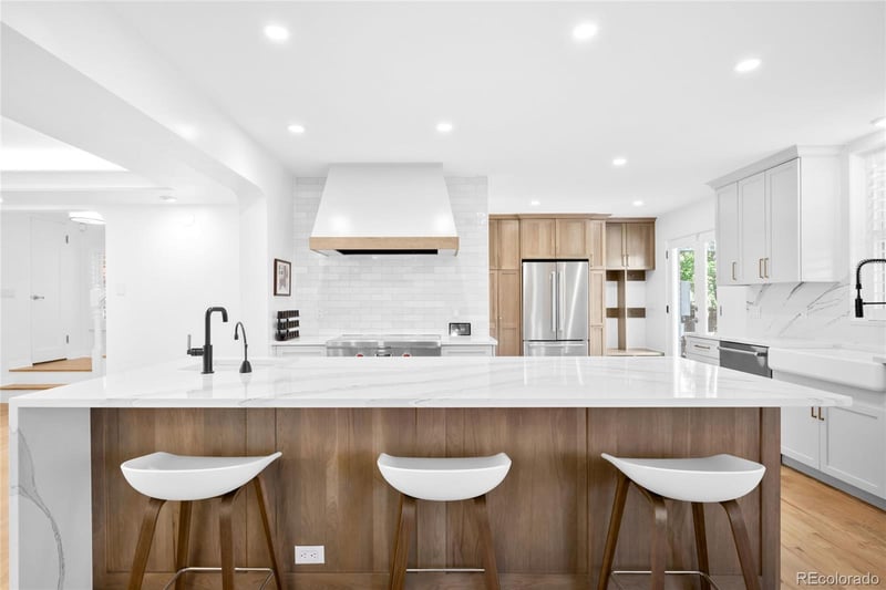 2212 Monaco St, Denver, CO 80207