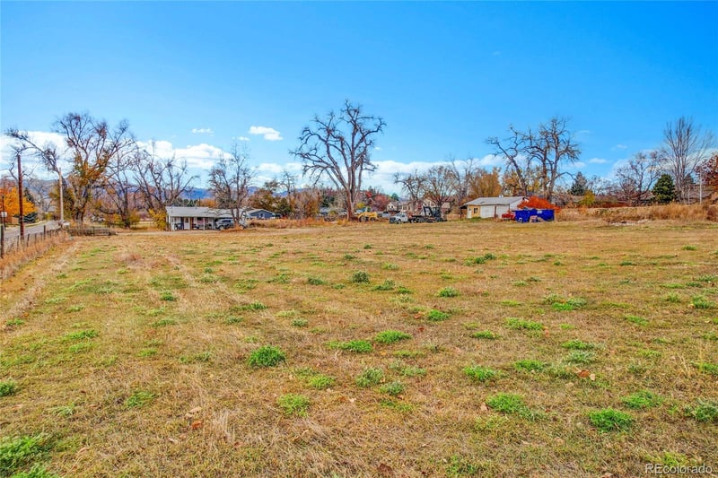 9909 70th Ave, Arvada, CO 80004