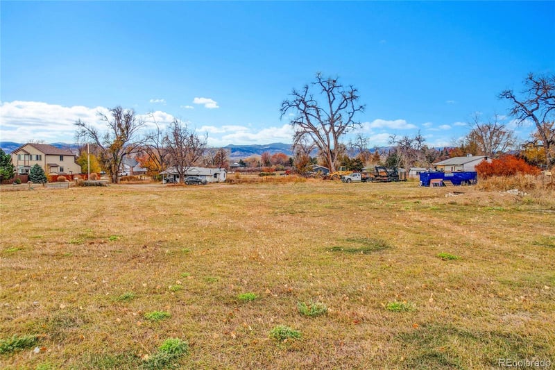 9909 70th Ave, Arvada, CO 80004