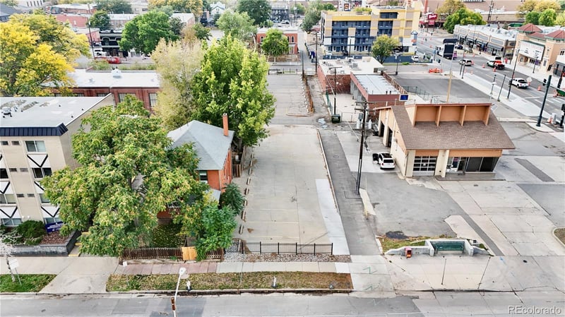 Corona , Denver, CO 80218