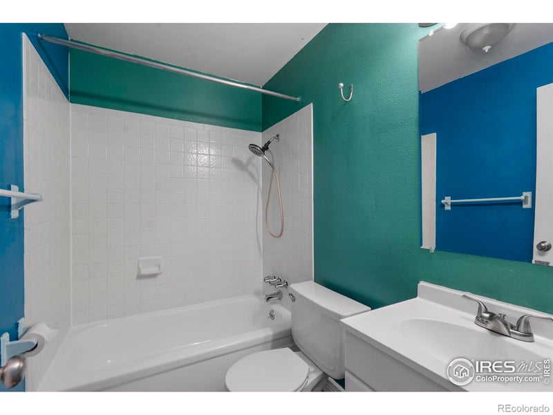 225 E 8th Ave #APT E20, Longmont, CO 80504