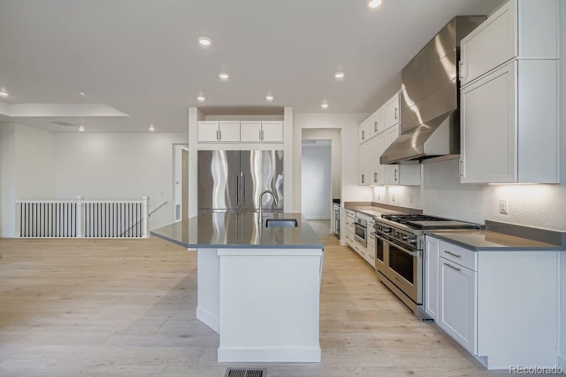 15383 Dequesne Ave, Morrison, CO 80465