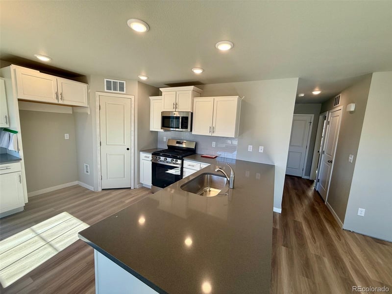 717 Clubview St, Watkins, CO 80137