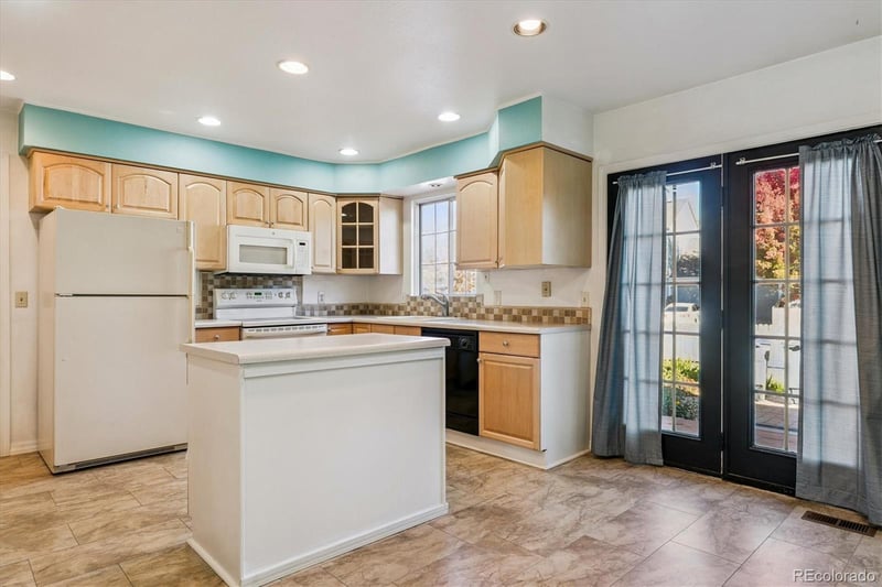 19812 Rosewood Ct, Parker, CO 80138