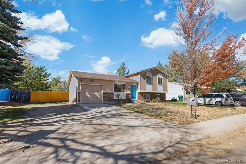 809 Nome St, Aurora, CO 80012