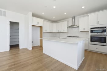 16647 92nd Pl, Arvada, CO 80007