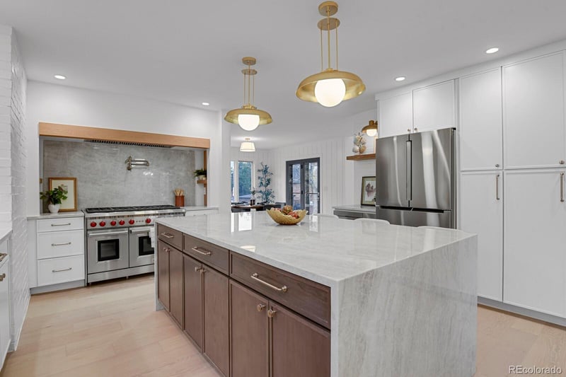 19 Falcon Hills Dr, Highlands Ranch, CO 80126