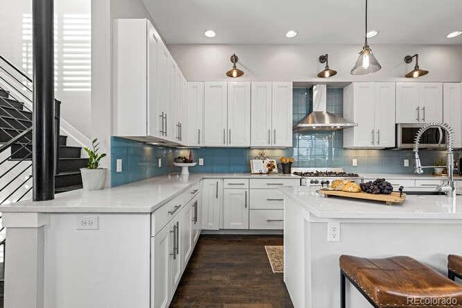 5654 S Sycamore St, Littleton, CO 80120