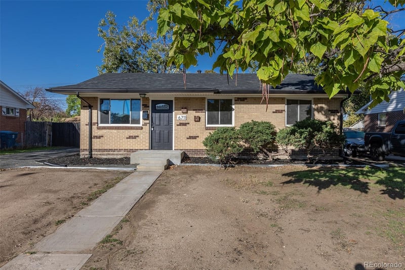 6711 Leyden St, Commerce, CO 80022