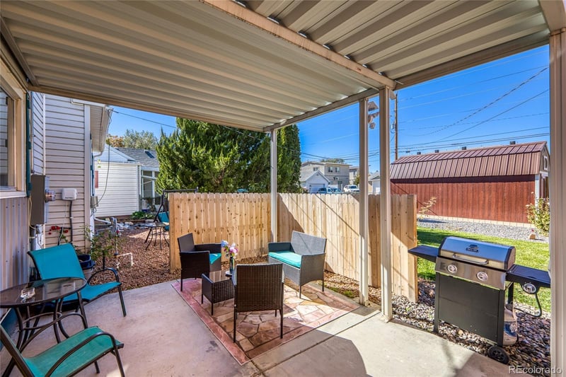 1037 1st St, Montrose, CO 81401