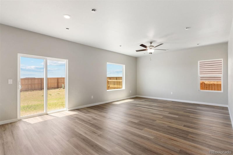 48205 Shetland Dr, Bennett, CO 80102