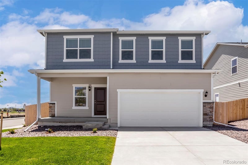 48205 Shetland Dr, Bennett, CO 80102