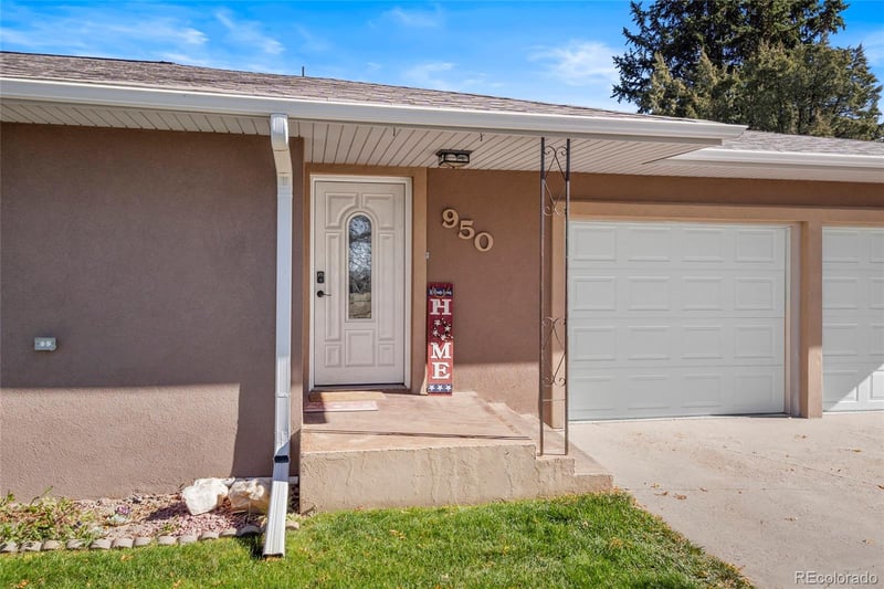 950 15th St, Burlington, CO 80807