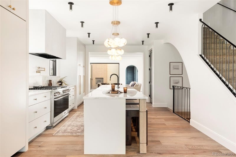 515 Cook St, Denver, CO 80206