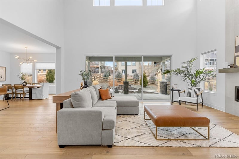 6689 Vandriver Way, Aurora, CO 80016