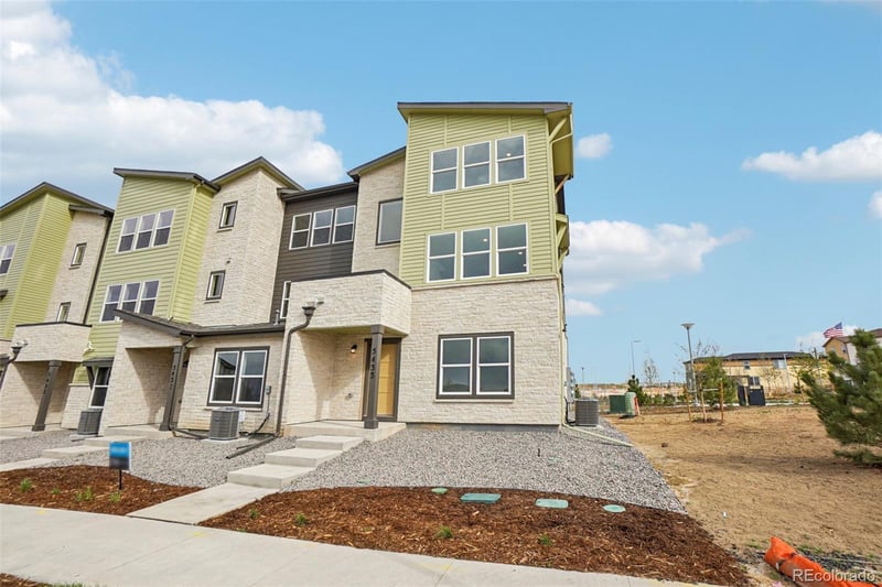 5433 Eaton Park Way, Aurora, CO 80019
