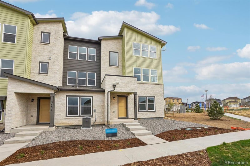 5433 Eaton Park Way, Aurora, CO 80019