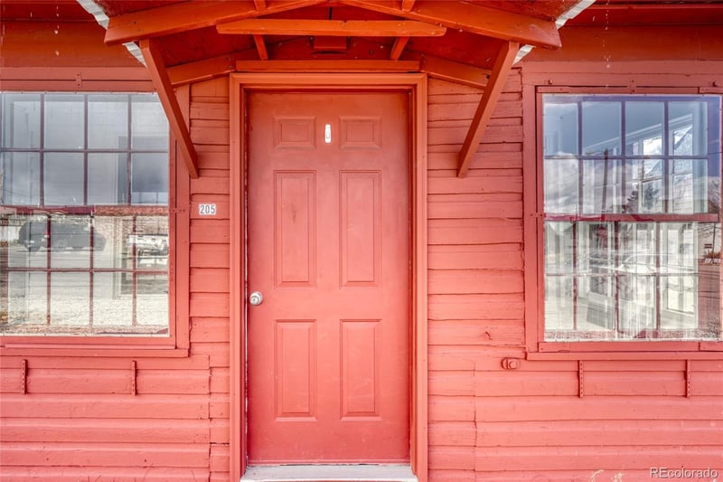205 11th St, Leadville, CO 80461
