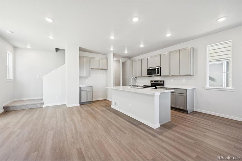 22696 47th Pl, Aurora, CO 80019