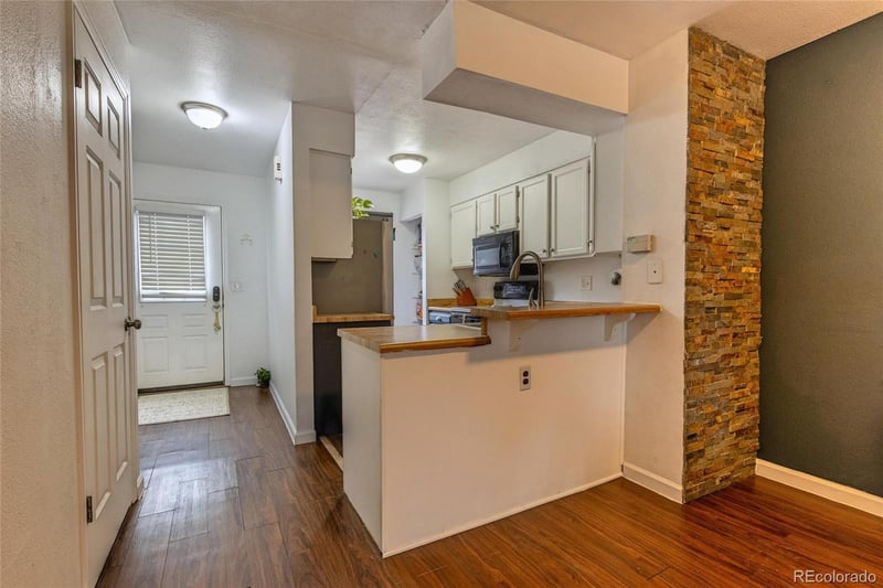 10625 Dartmouth Ave, Lakewood, CO 80227