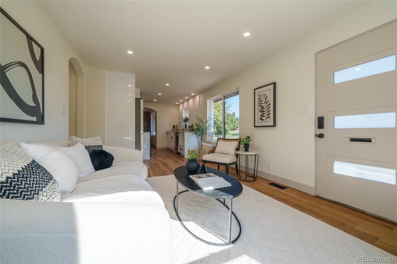 3055 Ivanhoe St, Denver, CO 80207