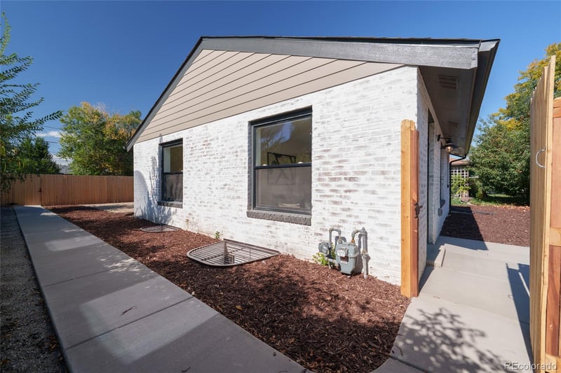 3055 Ivanhoe St, Denver, CO 80207