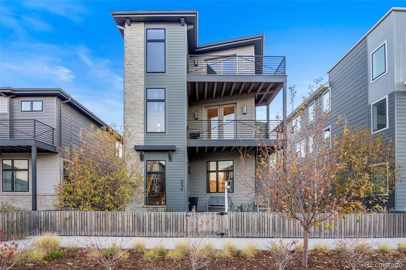 6034 Nepal St, Aurora, CO 80019