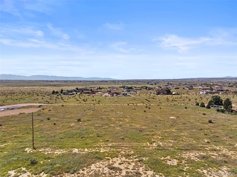1126 Red Granite Ln, Pueblo West, CO 81007