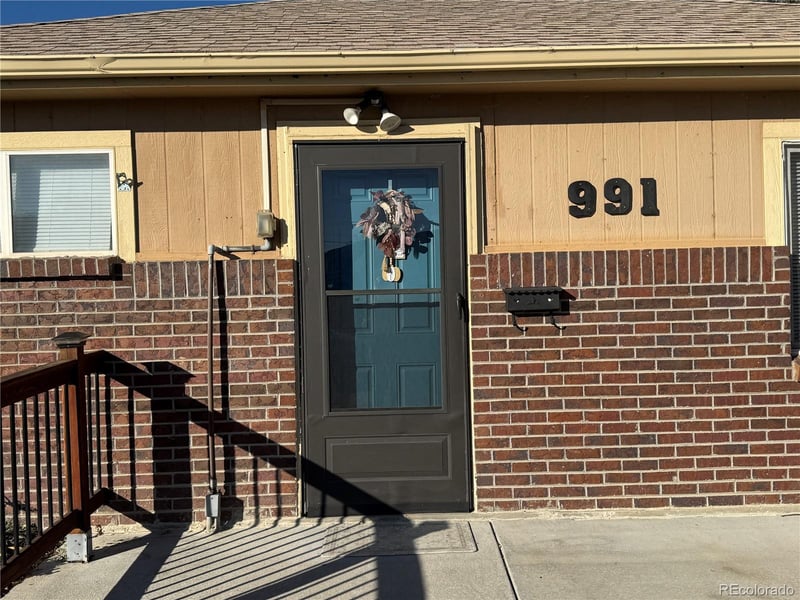 991 Oak Pl, Thornton, CO 80229