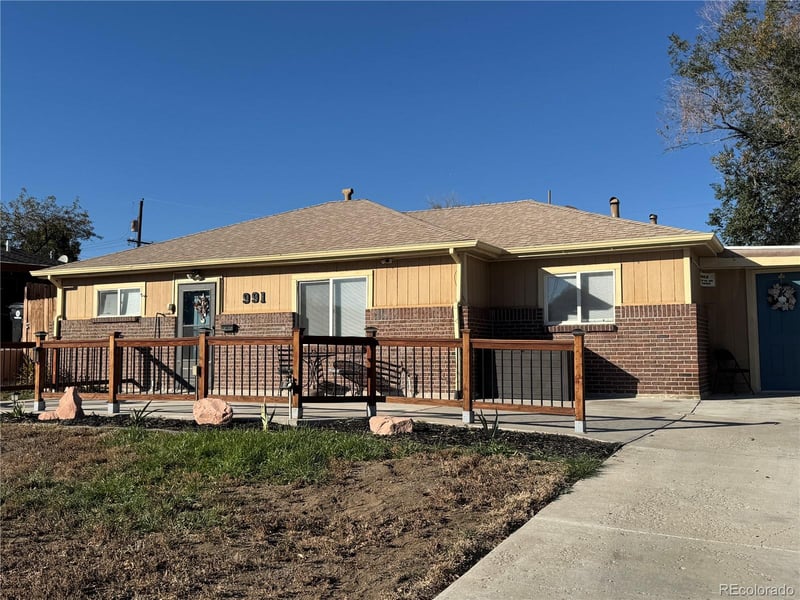 991 Oak Pl, Thornton, CO 80229