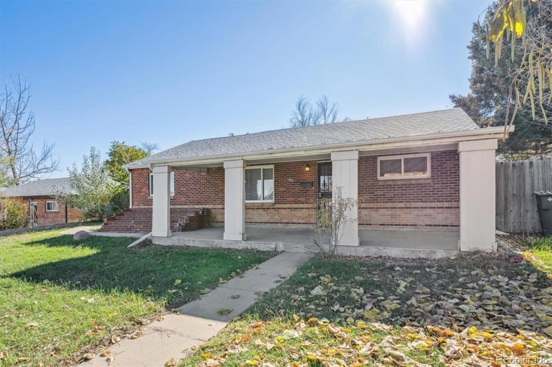 1050 Ash Ct, Thornton, CO 80229