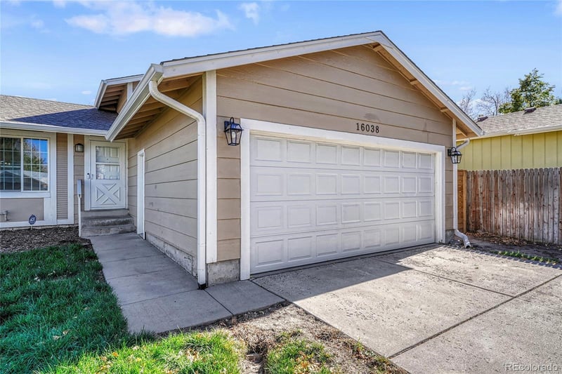 16038 Oxford Dr, Aurora, CO 80013