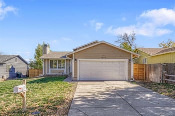 16038 Oxford Dr, Aurora, CO 80013