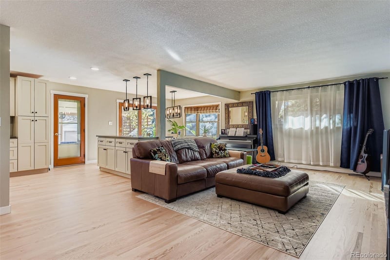 6064 Steele St, Centennial, CO 80121