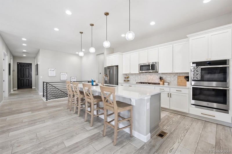 27705 Davies Dr, Aurora, CO 80016