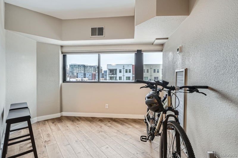 100 Park Ave W #201, Denver, CO 80205
