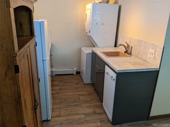 2320 East St, Golden, CO 80401