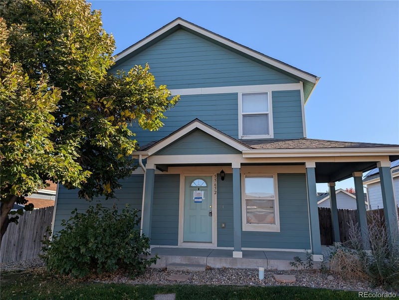 55652 28th Pl, Strasburg, CO 80136