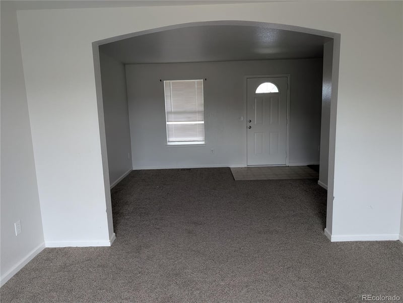 55652 28th Pl, Strasburg, CO 80136