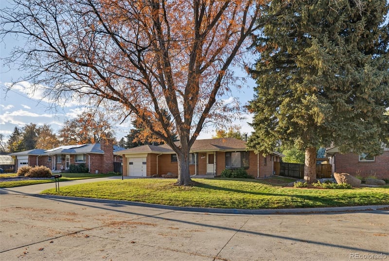 2555 Lewis Ct, Lakewood, CO 80215