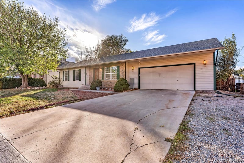 541 N Robinson Ave, Florence, CO 81226