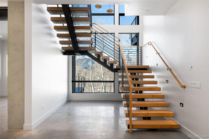 530 Lakeview Cir, Silverthorne, CO 80498