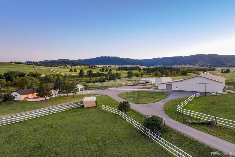 850 Fox Farm Rd, Larkspur, CO 80118